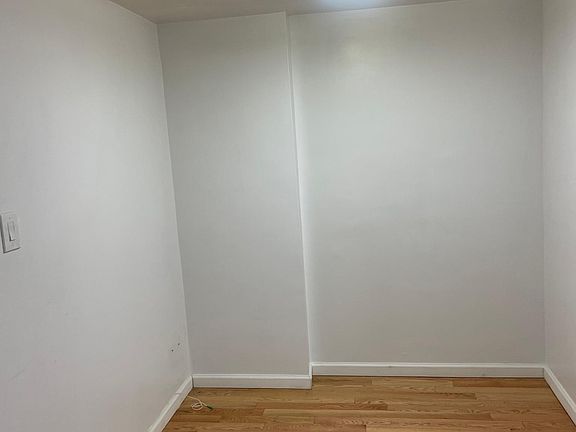 5th image of 14316 Willets Point Blvd Floor 1