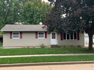 916 Hawk St, Oshkosh, WI 54902