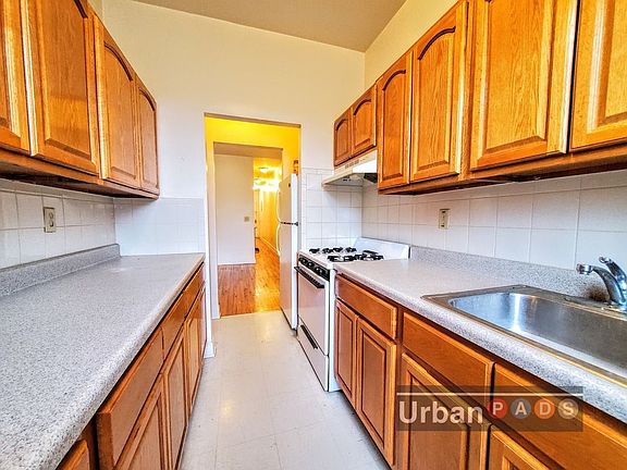 3rd image of 907 Saint Johns Pl #2D