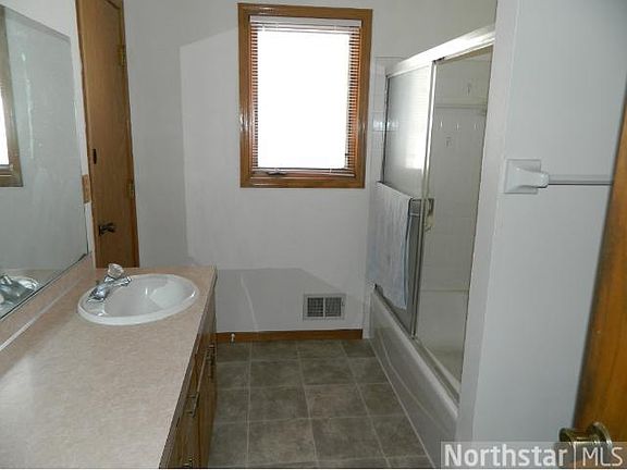 5th image of 1513 9th St SE