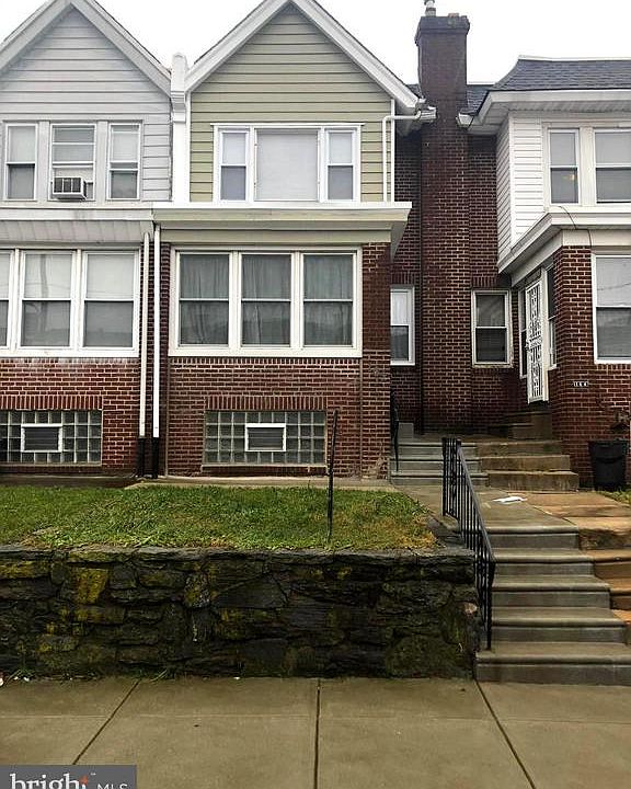 1st image of 162 W Grange Ave