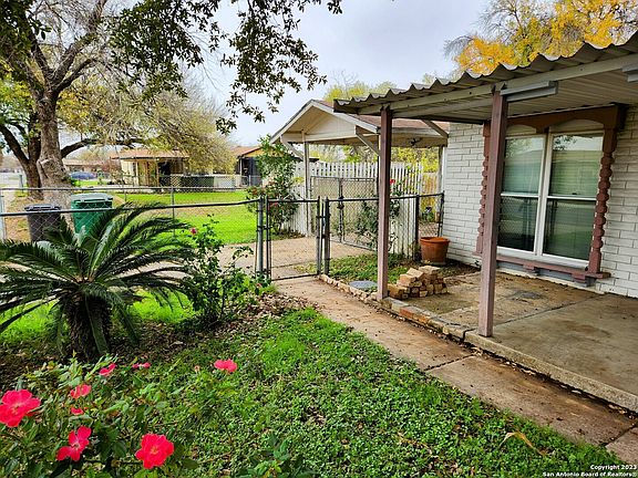 5th image of 1826 ARBOLEDA ST