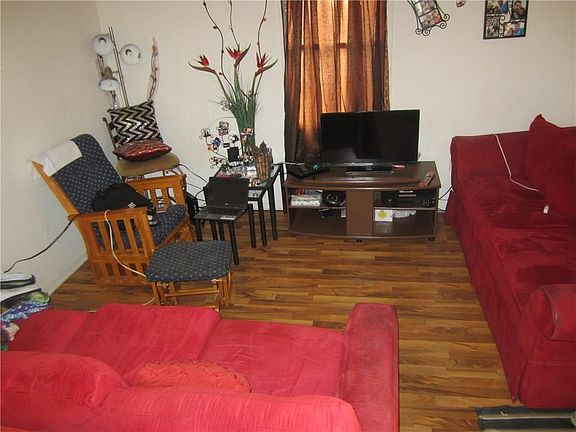 2nd image of 917 Harlan St