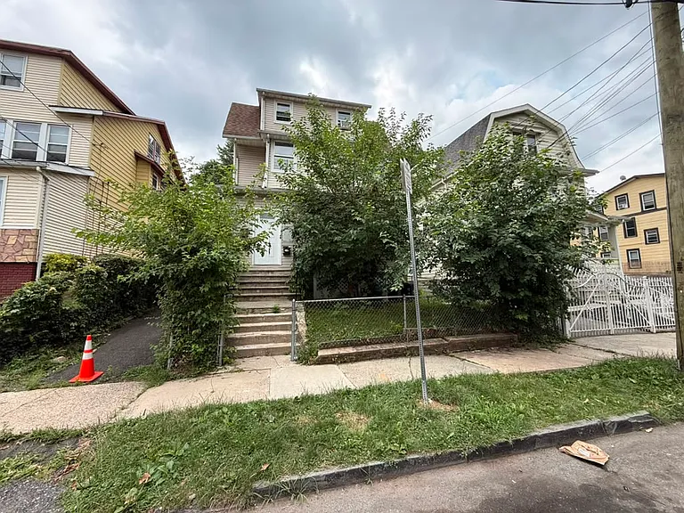 92 Cedar Ave #1 — Photo 7