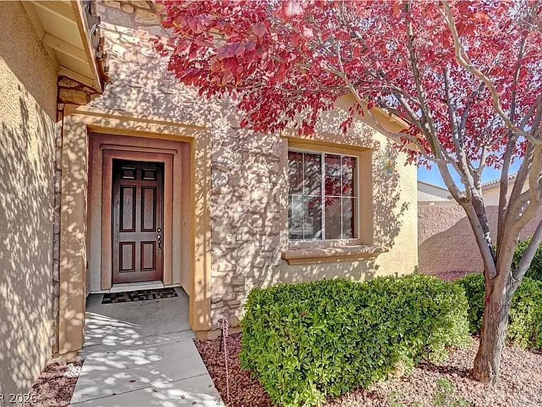 4881 Castello Way — Photo 2