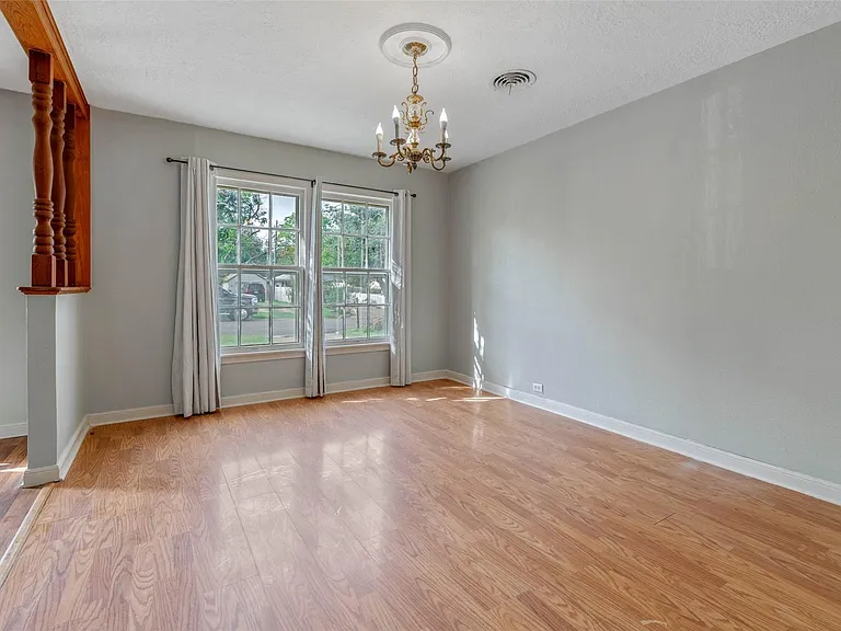 1113 Felder St — Photo 7