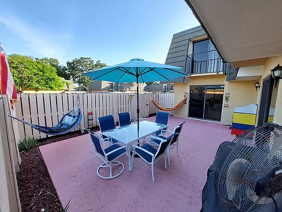 Great open Patio to relax.