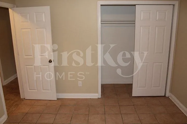 9440 Port Royal Dr — Photo 13