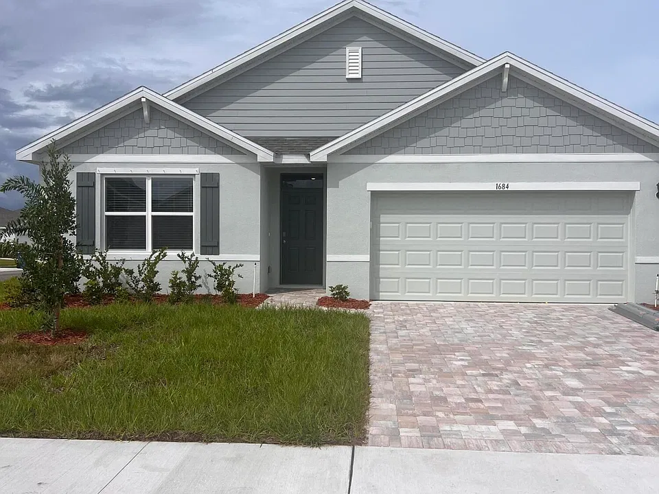 1684 Garabaldi Cir SE