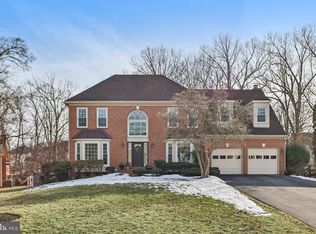 711 Huntsman Pl, Herndon, VA 20170