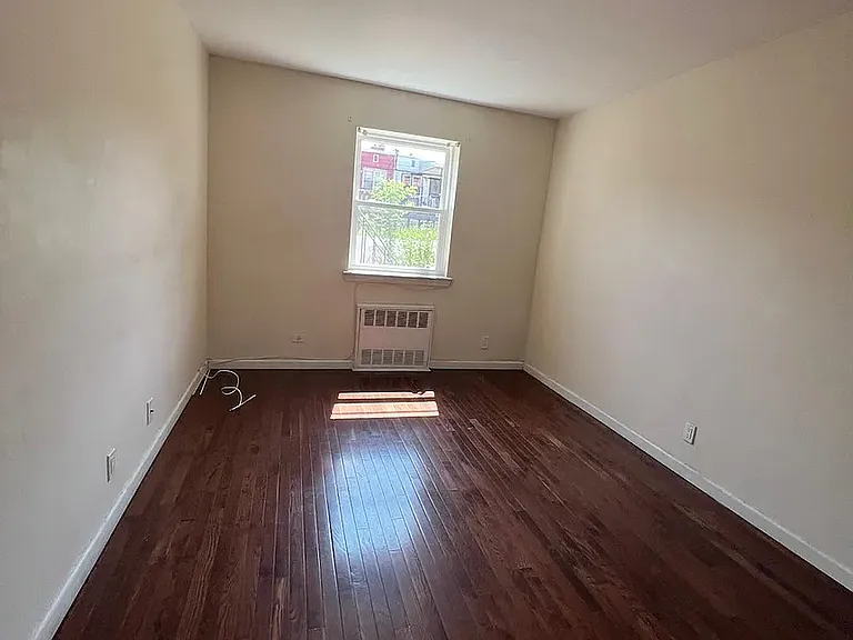 1354 E 87th St #1 — Photo 11