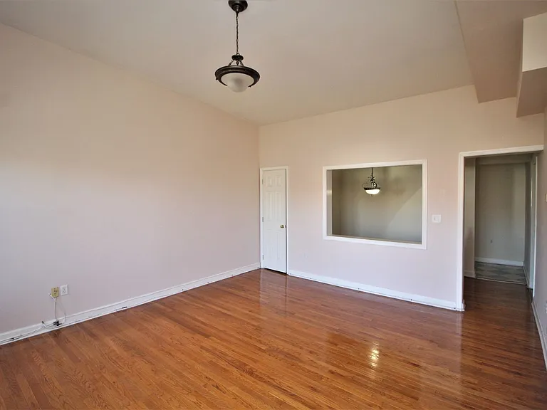 2501 Maryland Ave — Photo 2