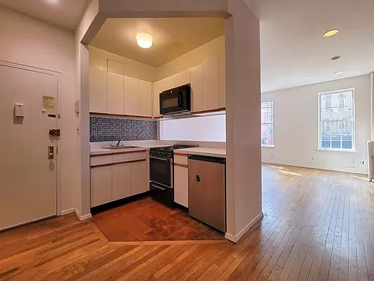 1st image of 1590 2nd Ave APT 2FN