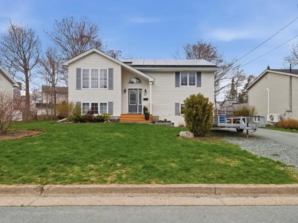 27 Ashdale Cres, Timberlea, NS B3T 1L3