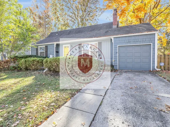 4307 Oxford Rd, Prairie Village, KS 66208