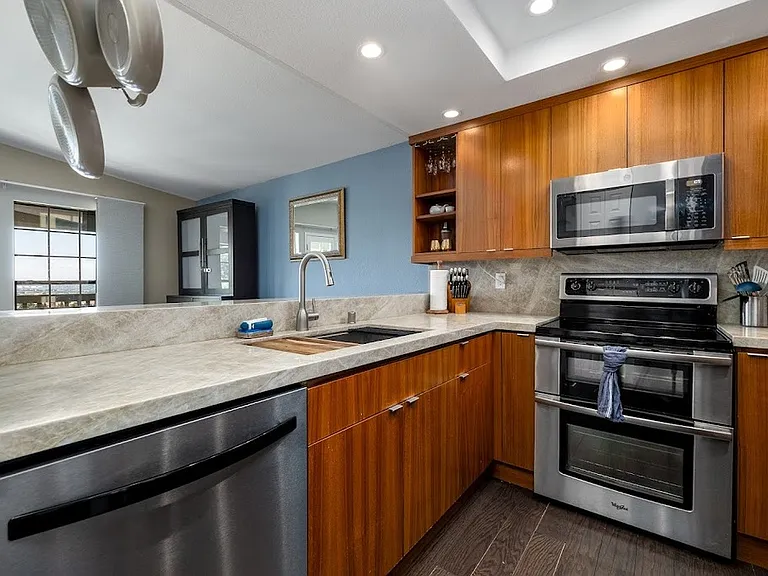 2215 Linwood St #C5 — Photo 5