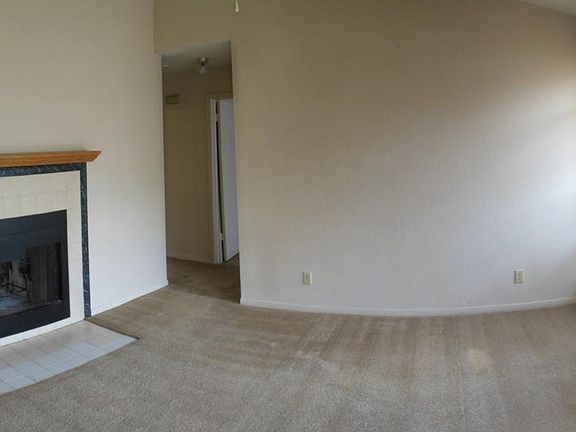 2nd image of 1609 West Ln