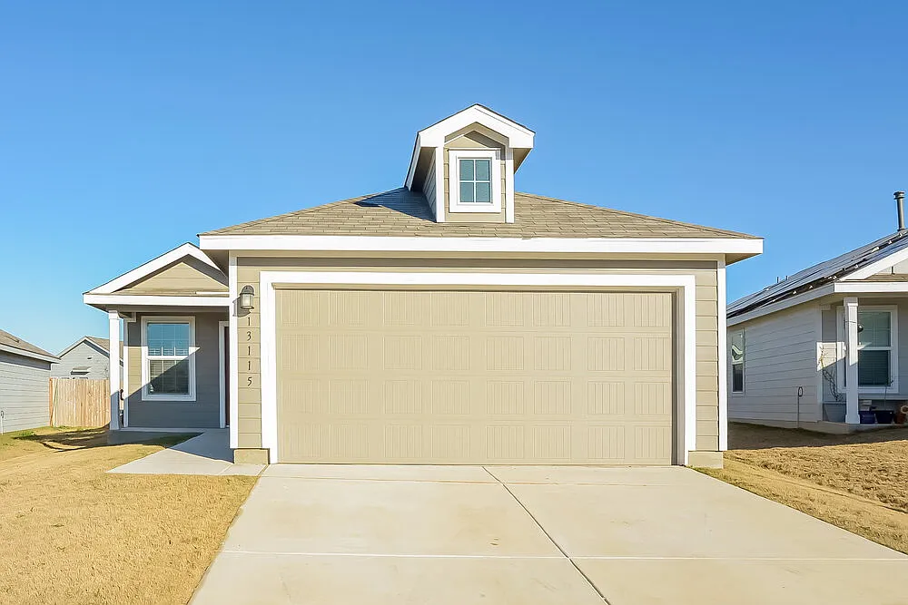 3 bed, 2.0 bath, 1440 sqft, $1,620 — Photo 1