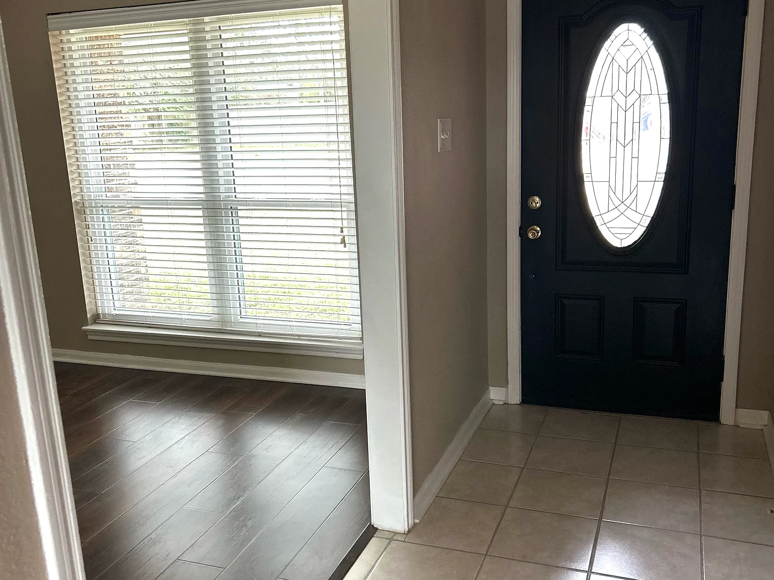 4 bed, 1872 sqft, $1,900 — Photo 2