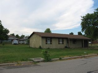 615 Wood St, Lebanon, MO 65536