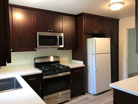 3rd image of 477 Margarita Ave