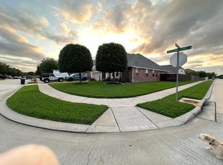 802 Harvard Pointe Dr, League City, TX 77573