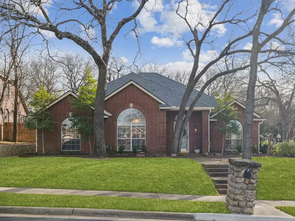 7600 Chestnut Dr, North Richland Hills, TX 76182
