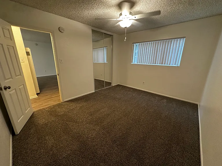 Courtyard Square Apartments — Photo 54