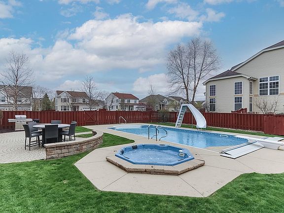 3rd image of 10769 Cambria Ct