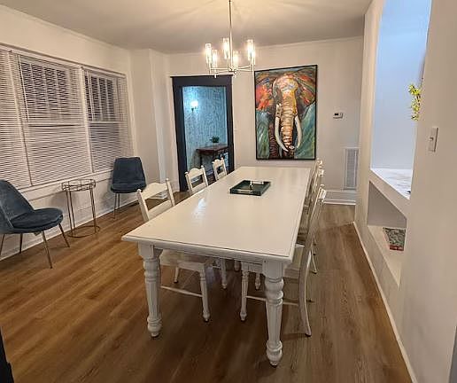 4th image of 219 W Rockspring St