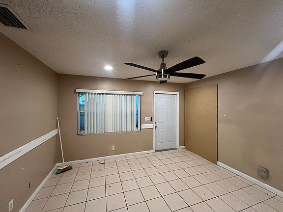 5th image of 4351 Ixora Cir