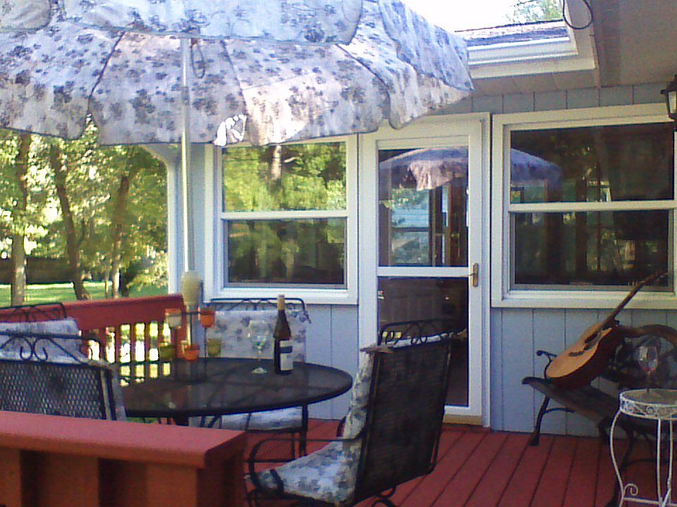 Deck off 4-season room