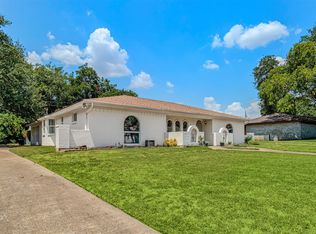 3605 Spring Valley Dr, Bedford, TX 76021