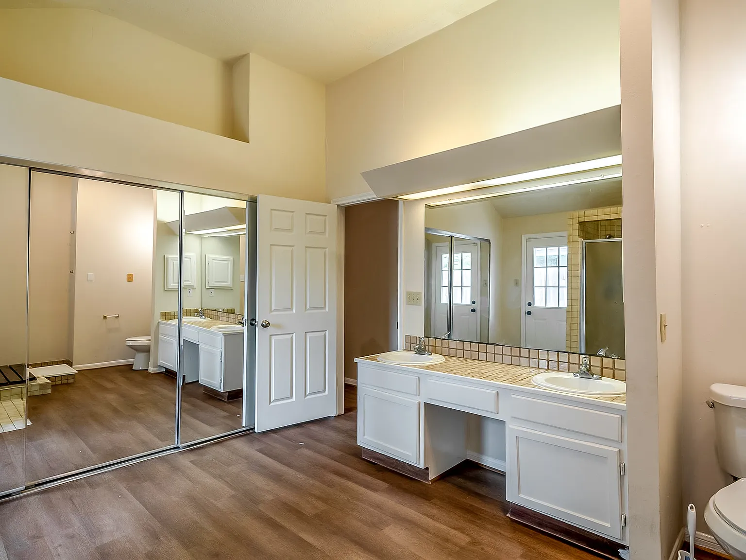 4 bed, 2.0 bath, 1752 sqft, $702 — Photo 3