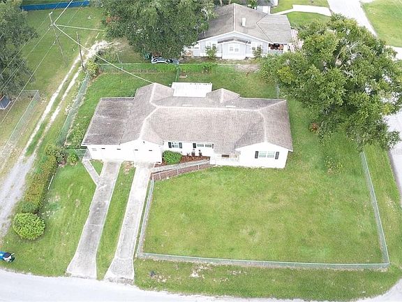 3rd image of 740 2nd St SE