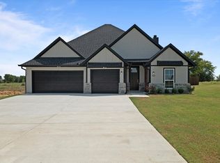 420 Austin St, Callisburg, TX 76240
