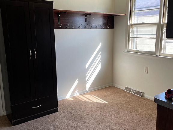 5th image of 9417 W Adler St