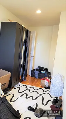 Rented by ZealEstate Group Inc | media 92