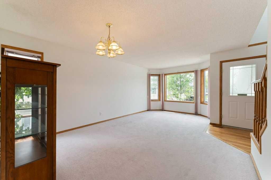 62 Edgebrook Hts NW, Calgary, AB - More