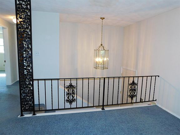 3rd image of 410 Elmhurst Dr