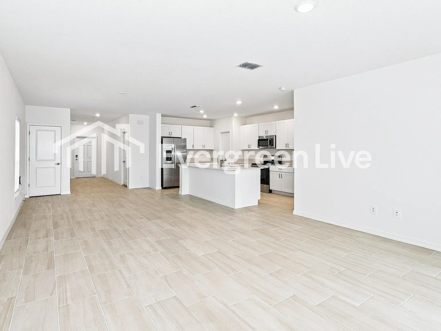 6 bed, 3.0 bath, 2580 sqft, $2,435 — Photo 3
