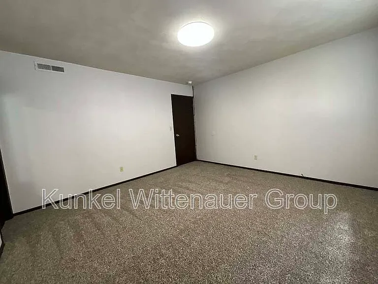 9519 W Main St — Photo 8