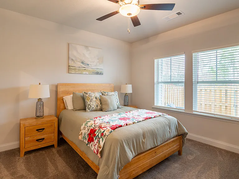 1091 Primrose Dr — Photo 11