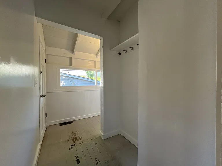 610 NE 79th Ave — Photo 26