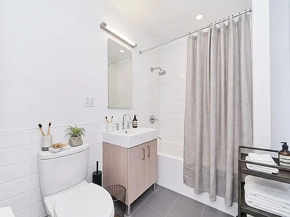 4th image of 55 Hope St APT 414