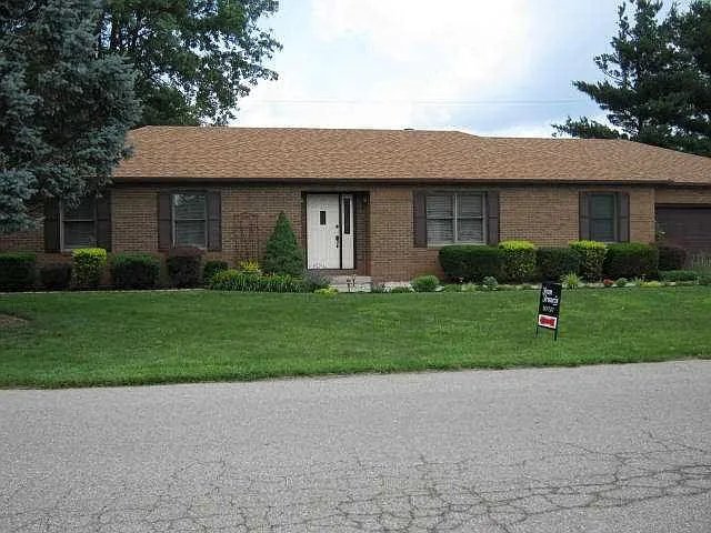 109 Stafford Dr photo 1