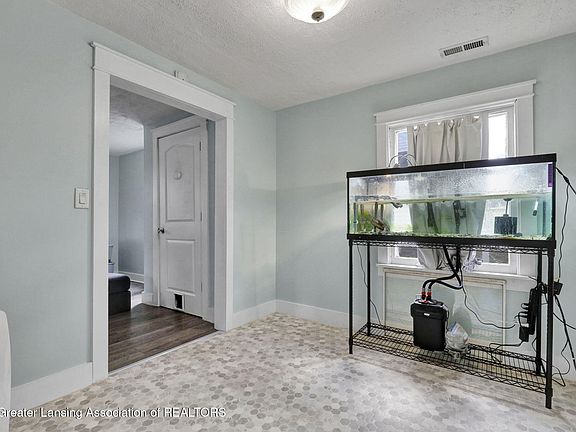 5th image of 3211 Westmont Ave