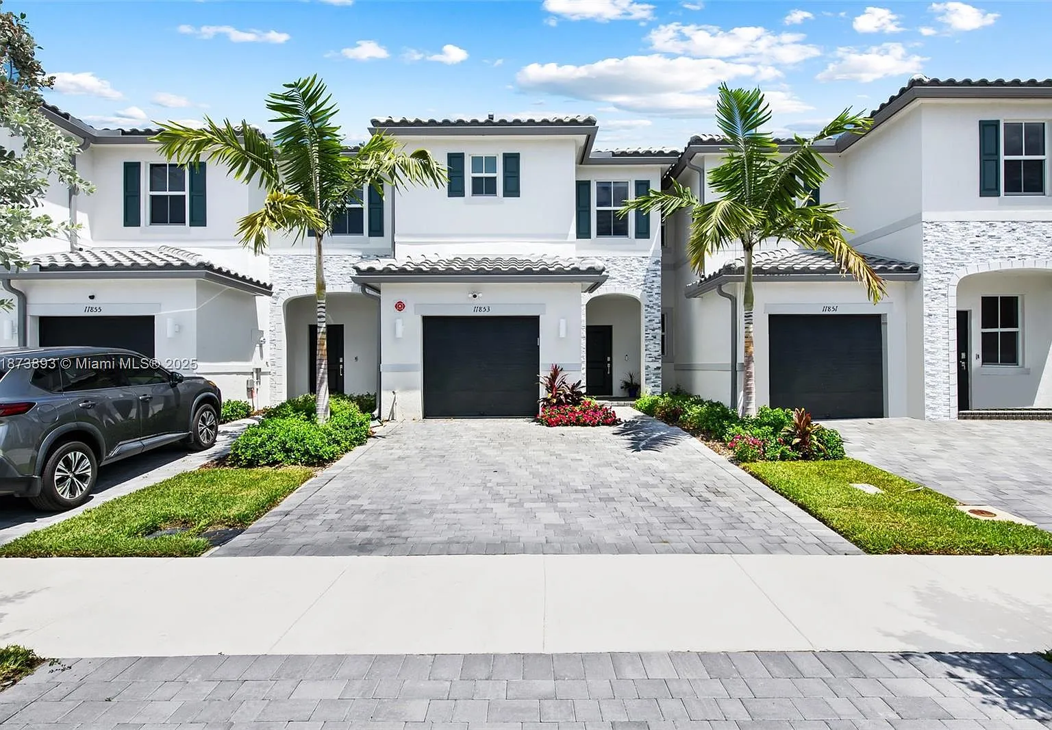 3 bed, 2.5 bath, 1434 sqft, $3,950 — Photo 1