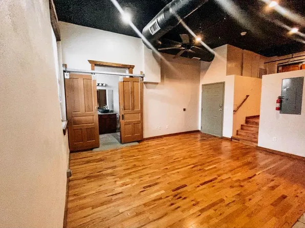 209 W McDaniel St APT 207, Springfield, MO 65806