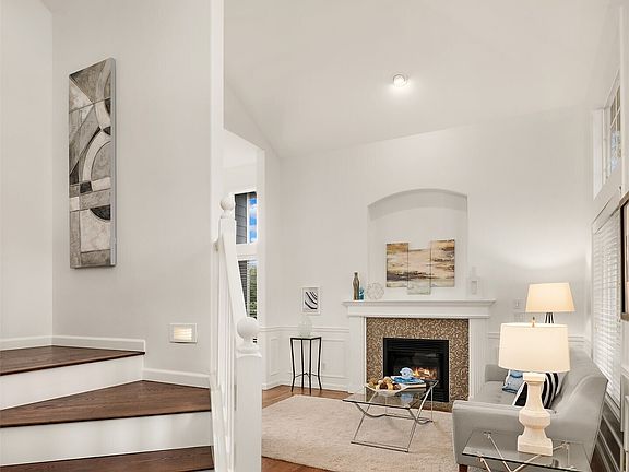 4th image of 5709 NE 3rd Place